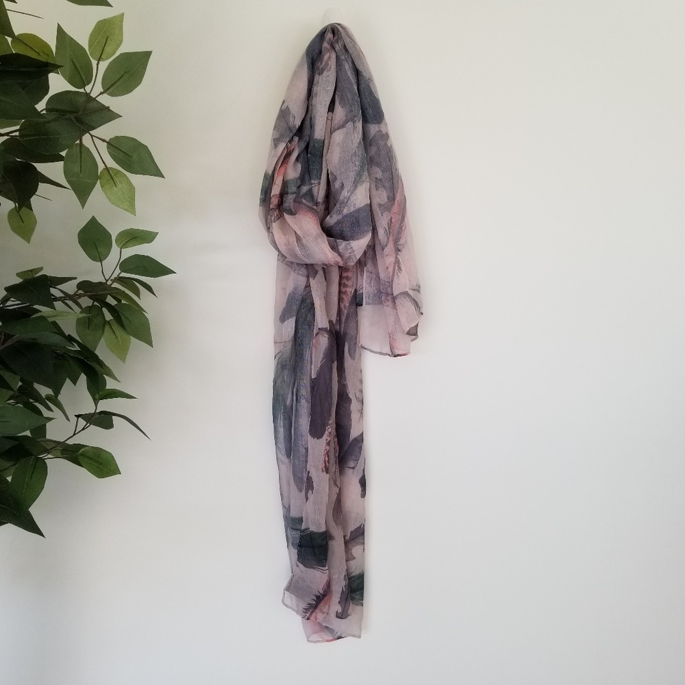 ⭐ 3/$20 H&M Pastel Feather Print Boho Scarf